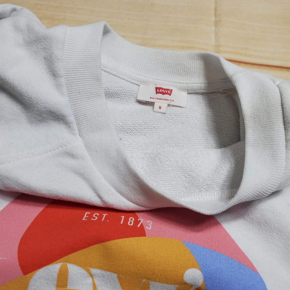 Levi's cropped white sweatshirt - Picture 9 of 9